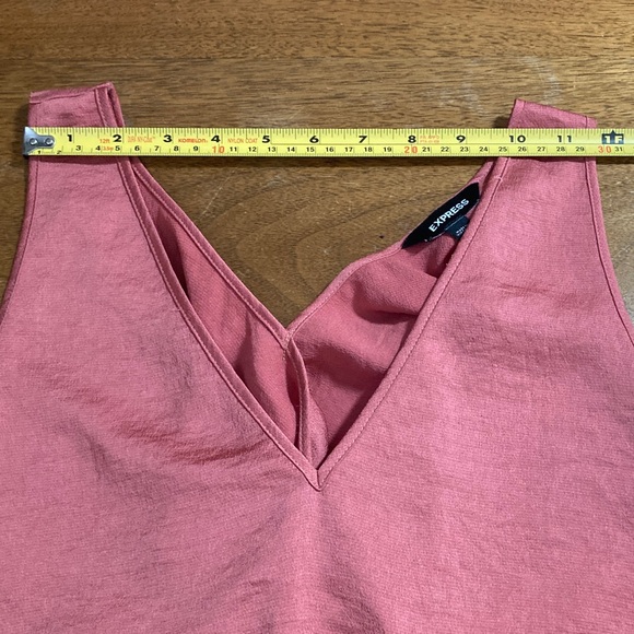 💜2for$35💜 Express Women's Coral Ruffled Cross-Back V-Neck Tank Top Lightweight - Picture 9 of 11